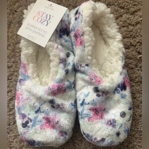 Watercolor Floral Pull-On Slipper Socks with grippers - White/Purple size S/M